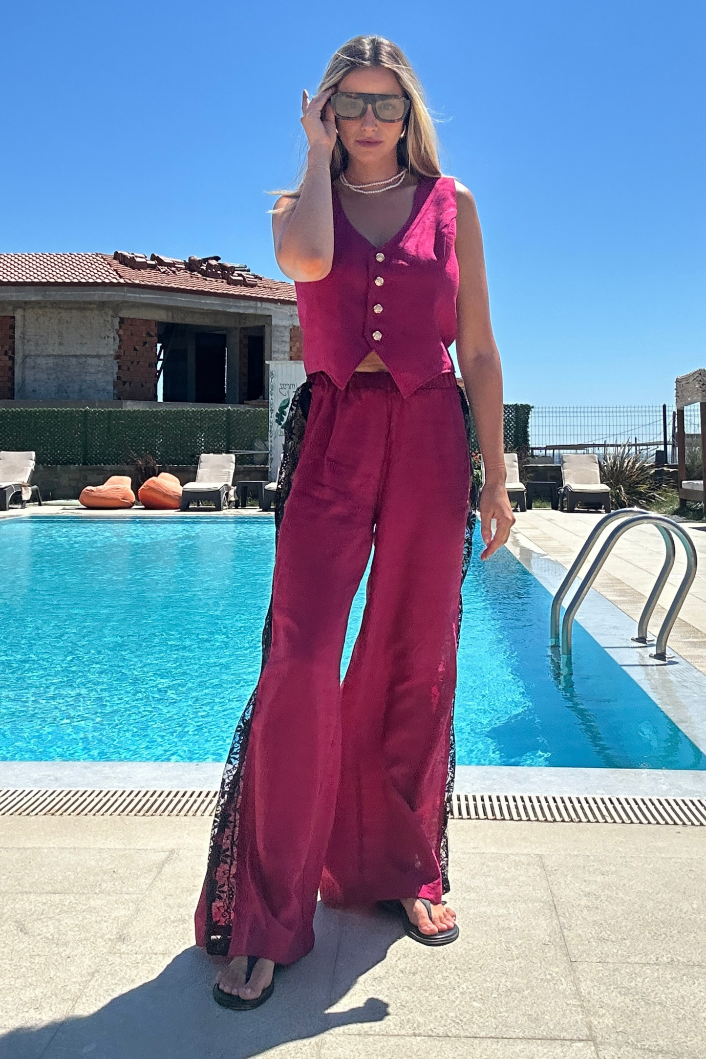 Compleu fuchsia din in și dantelă