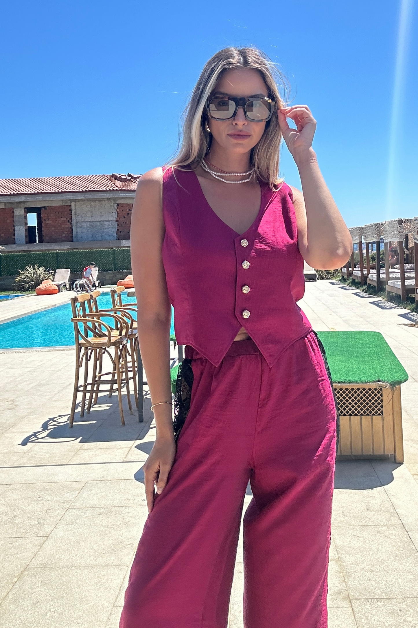 Compleu fuchsia din in și dantelă